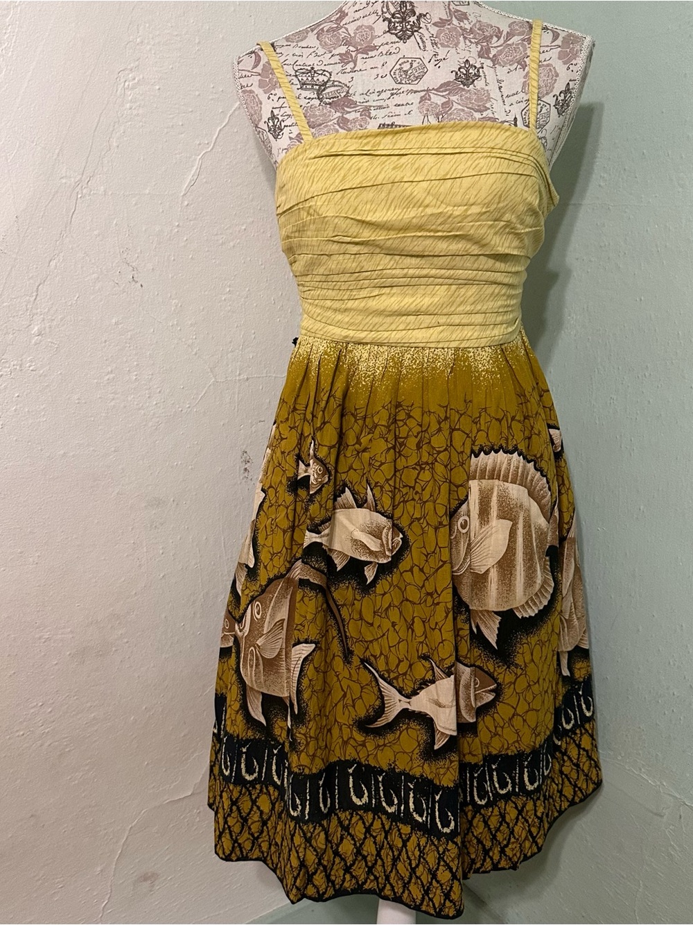 Vanessa Virginia Yellow Printed Spaghetti-Strap Summer Dress size 2 fish print